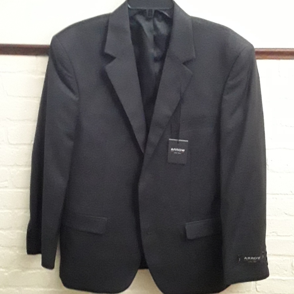NEW MEN SUIT SIZE  40 SHORT  COAL